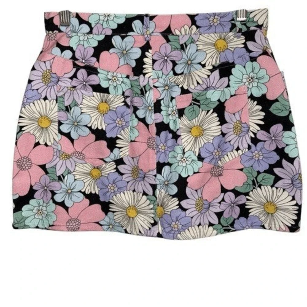 Storia vibrant floral